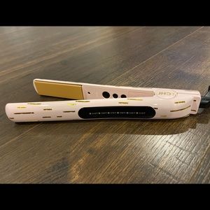 i. CHI Flat Iron